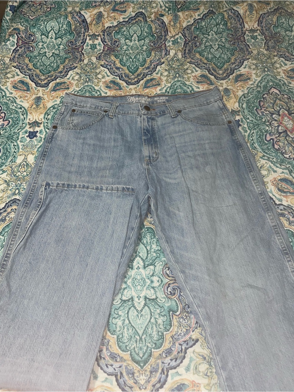 Wrangler Men’s Relaxed Fit Light Blue Denim Jeans